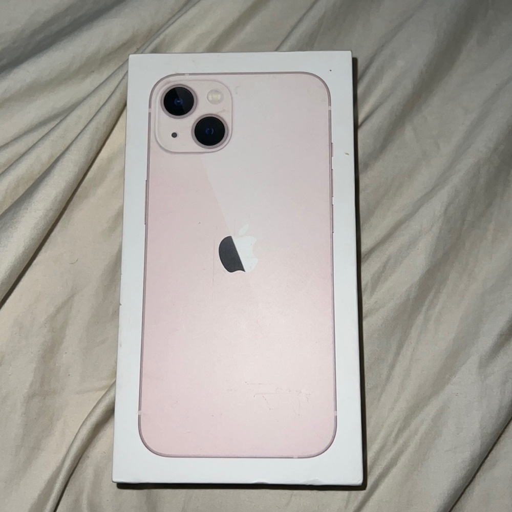 iPhone 13 (pink)
